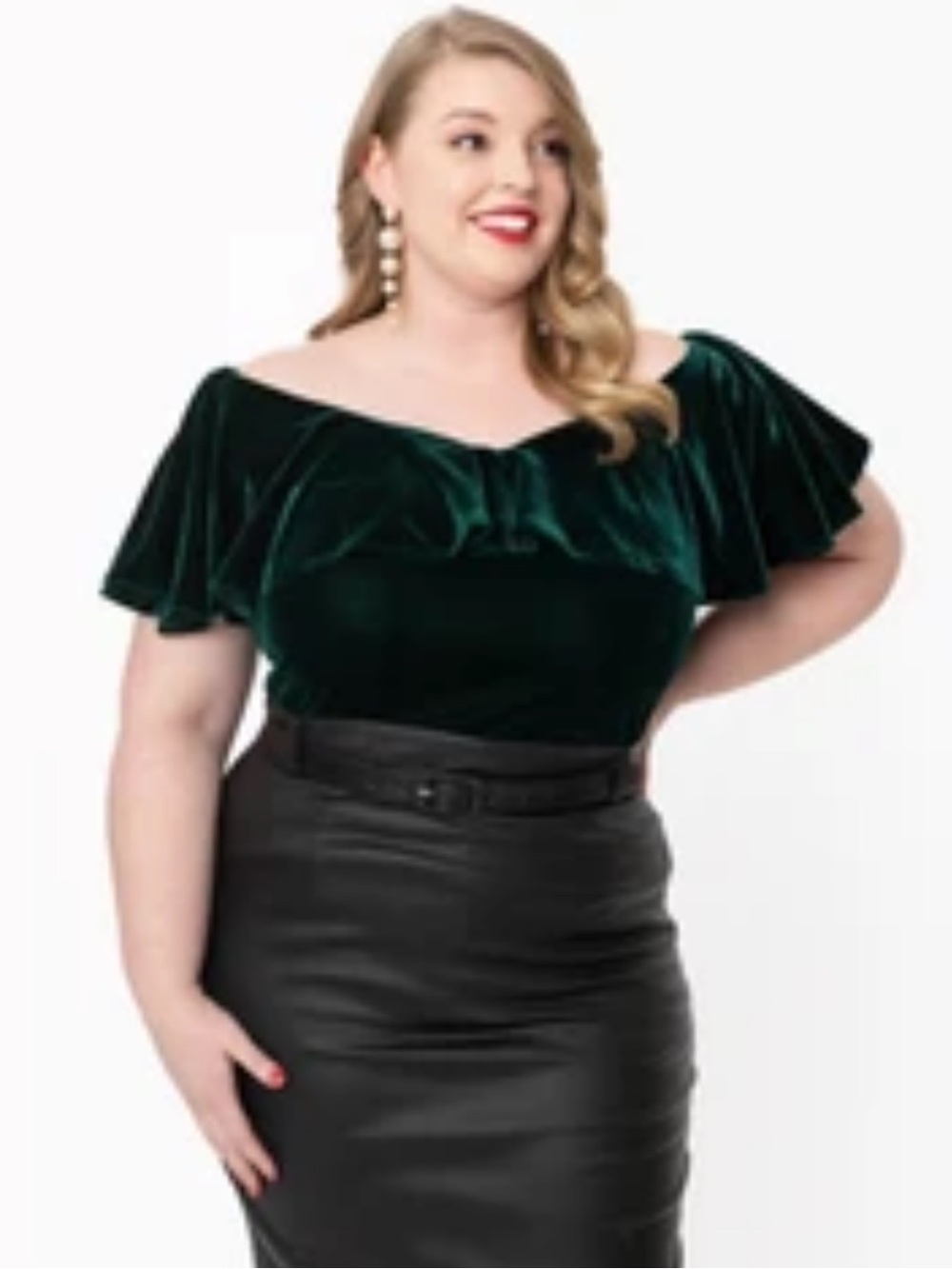 💕2/$44💕Unique Vintage Plus Size
Green Velvet Frenchie Top -
2X/18